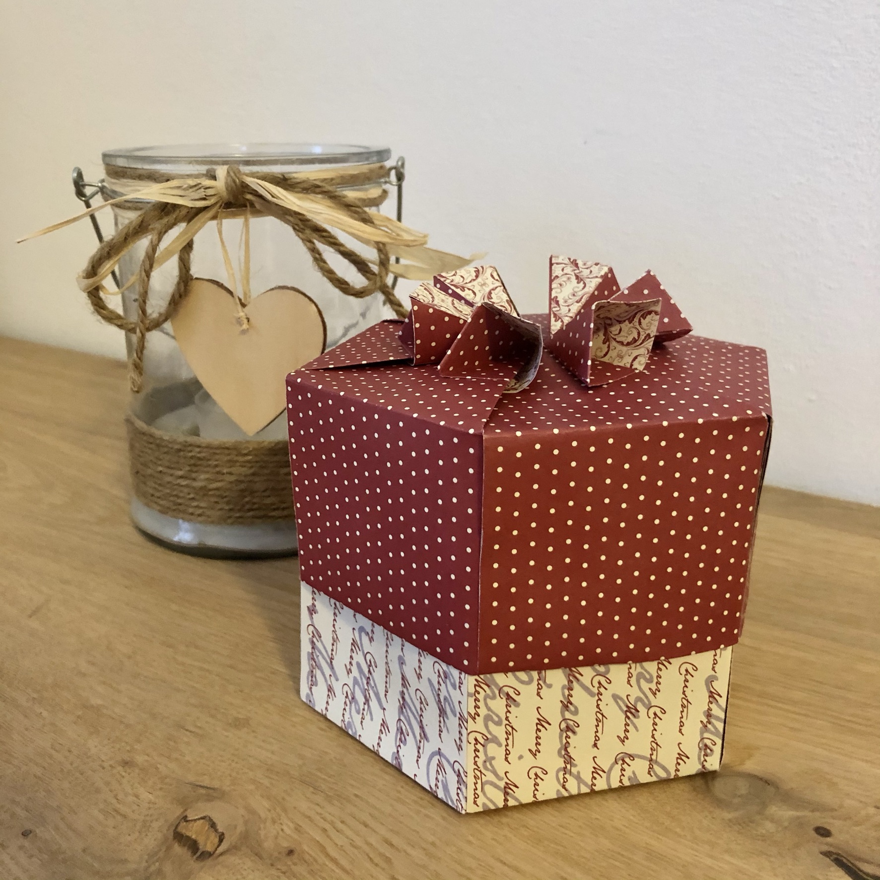 zauberhafte Faltkunst mit WOW-Effekt
Aus vielen Einzelteilen gefaltet und zusammengesetzt - Origami